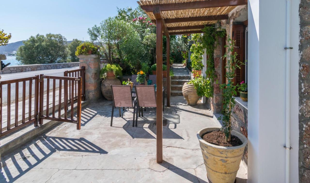 Kourita Garden Apartment With Sea View Near To The Port Of Milos Adámas Eksteriør bilde