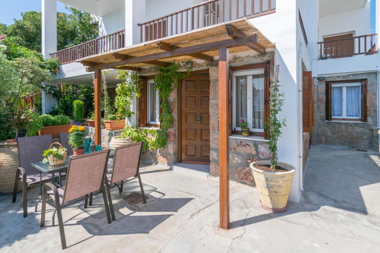 Kourita Garden Apartment With Sea View Near To The Port Of Milos Adámas Eksteriør bilde