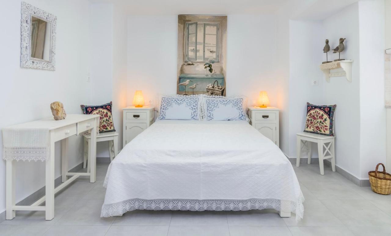 Kourita Garden Apartment With Sea View Near To The Port Of Milos Adámas Eksteriør bilde