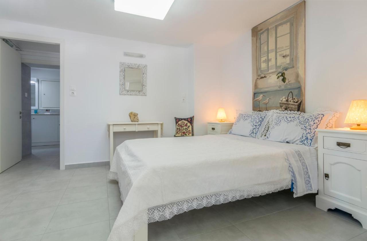 Kourita Garden Apartment With Sea View Near To The Port Of Milos Adámas Eksteriør bilde